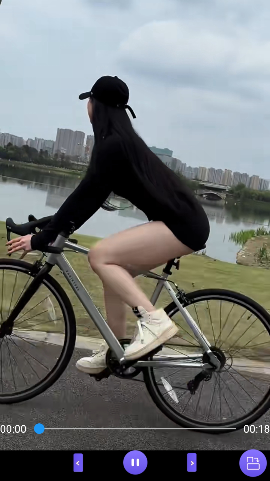 六年级夏季校服裙子白色裤袜截图